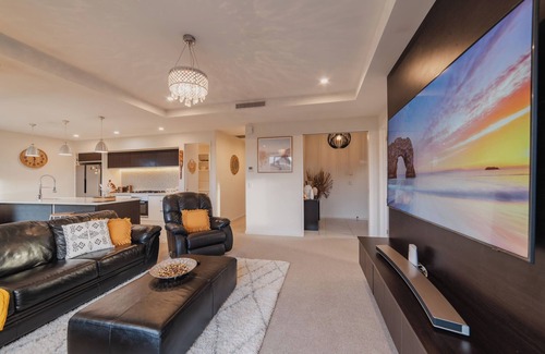 Wigram House | Sunlit Sanctuary with Private Patio in Wigram