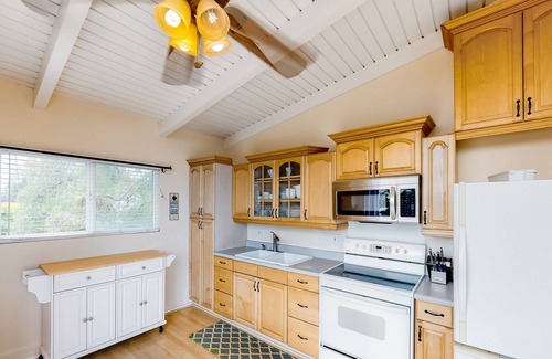West Mesa House | Sunlit & serene beach house with great views - near ocean, park, dining, & shops