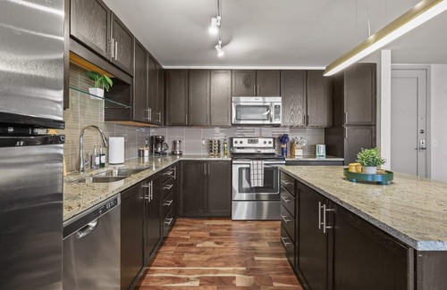 Downtown Dallas Apartment | Sunlit Serenity Downtown
