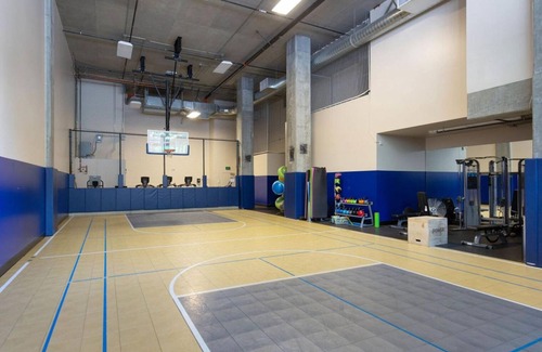 South Lake Union Apartment | Sunlit South Lake Union 1BR w/W/D & Gym, Walkable Area, by Blueground
