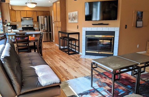 Boise House | Sunlit & Spacious 3 BR Home Wonderfully Located!