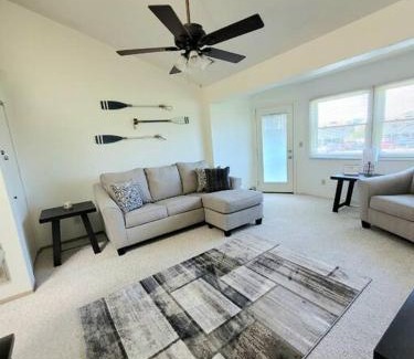 Oak Harbor Apartment | Sunnie Days condo in Oak Harbor on Lake Erie!