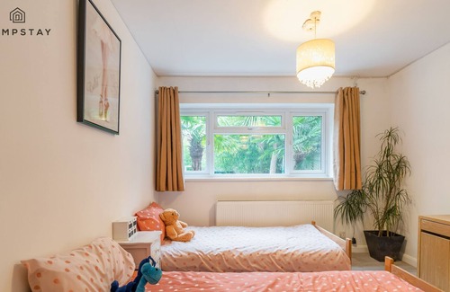 Sunningdale House | SUNNINGDALE LODGE❤NEAR WENTWORTH, ASCOT & WINDSOR