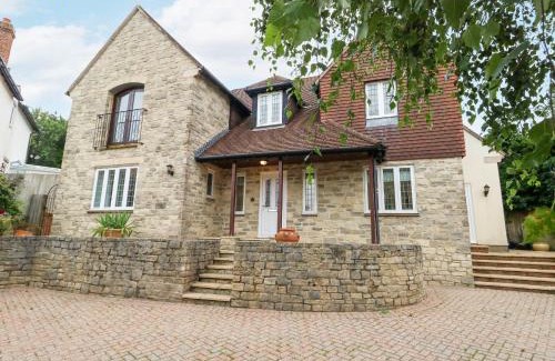 Weymouth House | Sunningdale Rise