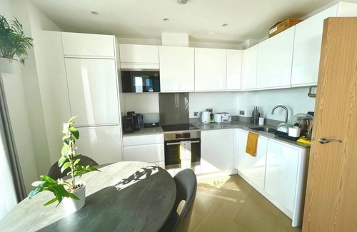 Barking Condo | Sunny 1 Bed Apt with Large South Facing Balcony