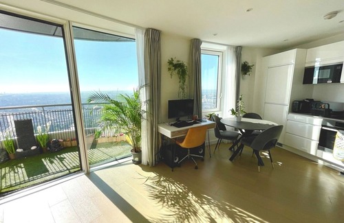 Barking Condo | Sunny 1 Bed Apt with Large South Facing Balcony