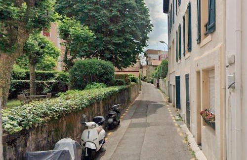 Biarritz Apartment | Sunny 1-Bedroom Stay in Biarritz
