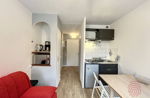 Lamalou-les-Bains Apartment | Sunny 1-BR Apt, Balcony, WiFi, Pets Welcome, Near Spa & Town Centre
