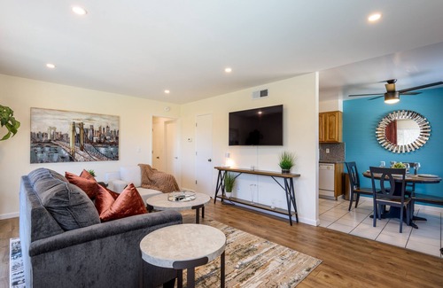 Farm Hills Apartment | Sunny 2-bedroom near Standford Hospitals with sparkling Pool