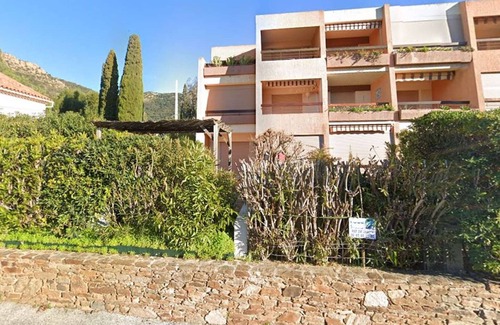 Le Lavandou Apartment | Sunny 2-Room Apartment for 4 with Terrace, AC, and Parking, Near Saint-Clair Beach