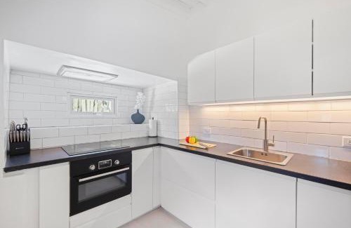 Punto de Oro House | Sunny 3br Escape - Luxurious Pool Oasis