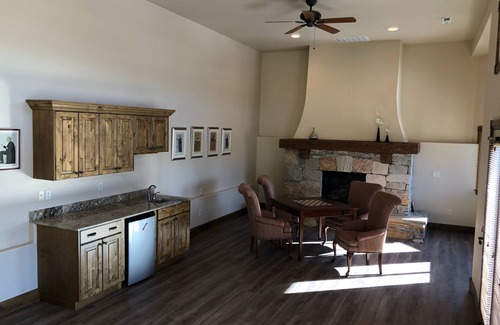 Summit Park House | Sunny 5 Bd Mountain Home-Gorgeous View-Perfect for 2 or MultiGen Families-HotTub