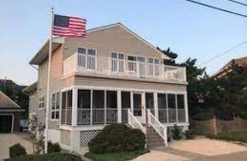 Ortley Beach House | Sunny 5 bedroom house in Seaside Park