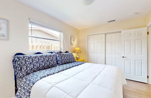 Driftwood House | Sunny abode in an ideal location with yard, grill, alfresco dining, open layout
