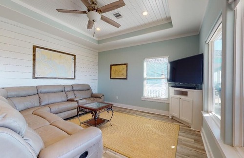 Crystal Beach House | Sunny and 75 in Port Bolivar