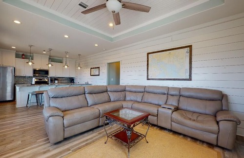 Crystal Beach House | Sunny and 75 in Port Bolivar