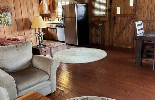Boonsboro House | Sunny And Cozy Little Lodge With A Spectacular View Of The Blue Ridge Mountains