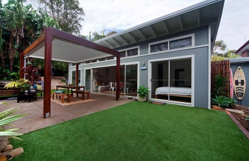 Avalon Beach Villa | Sunny and modern villa located 5 mins walk from Avalon Beach!