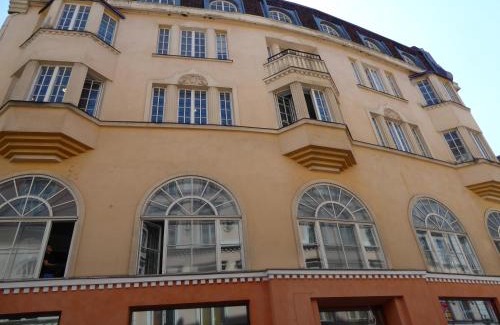 Old Town Apartment | Sunny and Spacious Apartment with terrace
