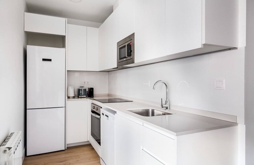 Esquerra de l'Eixample Apartment | Sunny Antiga Esquerra de l'Eixample 3BR, by Blueground