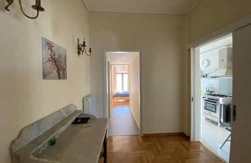 Athens Apartment | Sunny Apartment (90m2) in Athens center