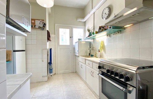 Athens Apartment | Sunny Apartment (90m2) in Athens center