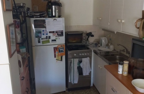 Lenah Valley Apartment | Sunny apartment close to buzzing North Hobart