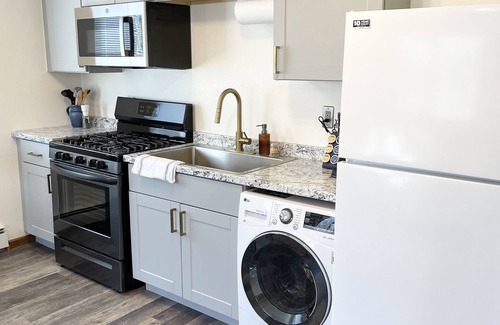 Kenai Apartment | Sunny apartment in the heart of Kenai
