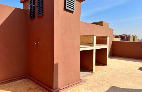 Ouahat Sidi Brahim Apartment | Sunny apartment with rooftop Water Park included