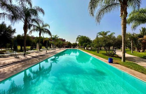 Ouahat Sidi Brahim Apartment | Sunny apartment with rooftop Water Park included