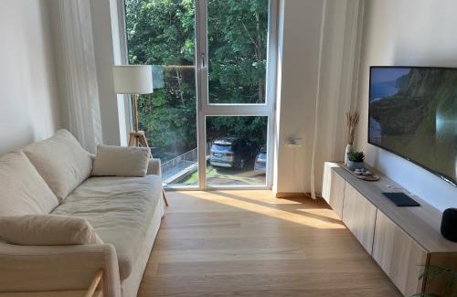 Juodkrante Apartment | Sunny apartment with forest view