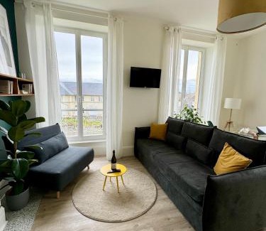 Asnelles Apartment | Sunny Apt on D-Day Beach with Parking