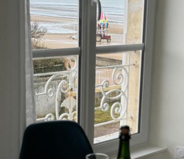 Asnelles Apartment | Sunny Apt on D-Day Beach with Parking