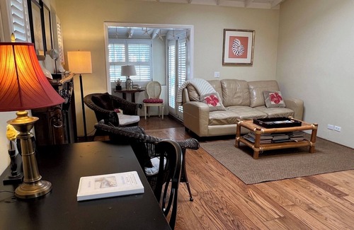 Balboa Island Cottage | Sunny Balboa Island Cottage: Avail: Sep 27 to May 23, 2026 ”WINTER” 40%-50% OFF