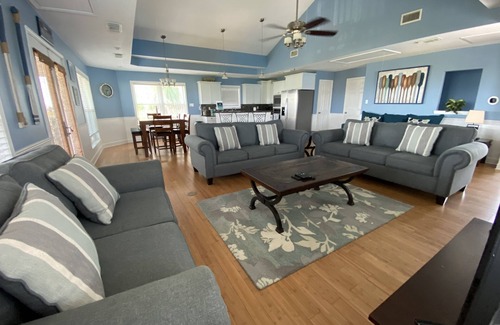 Galveston House | Sunny Beach OCEANVIEW HOME! one minute walk to BEACH!