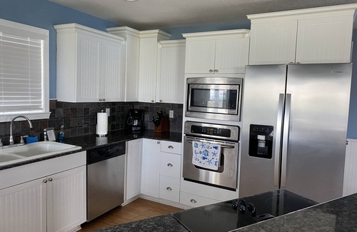 Galveston House | Sunny Beach OCEANVIEW HOME! one minute walk to BEACH!