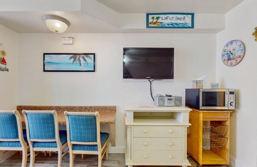 Ortona Park Apartment | Sunny beach studio with balcony & elevator
