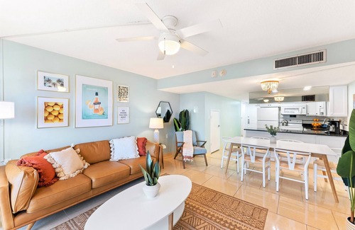 Satellite Beach Condo | Sunny Beachside Condo w/Beautiful Balcony Ocean Views & Heated Pool ☀️