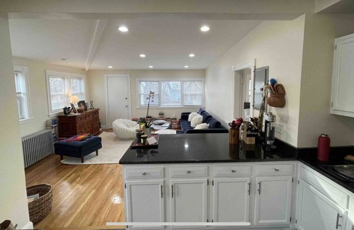 North Cambridge Apartment | Sunny, beautiful, cozy and spacious Cambridge apt.