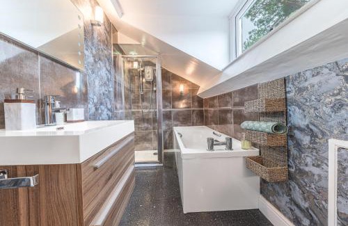 Windermere House | Sunny Brae, dog friendly Windermere Cottage