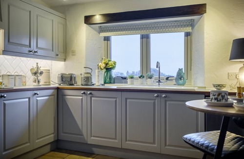 Lindale Cottage | SUNNY BRAE, family friendly, character holiday cottage in Lindale