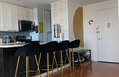 Bedford-Stuyvesant Apartment | Sunny Brooklyn 2 Bedroom with Balcony