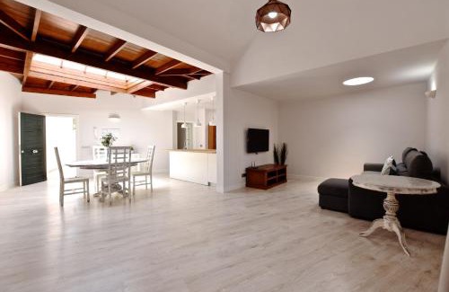 Costa Teguise House | Sunny Bungalow in front of the sea 3 bedrooms