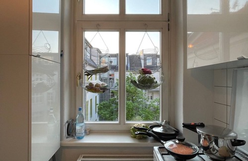 Friedrichshain Apartment | sunny, calm, central. serene, bohemian 60sqm apartment