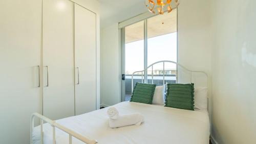 Mascot Apartment | Sunny Central Mascot Escape 2BR Balcony Parking
