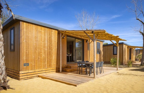 Le Grau-dʼAgde Ski Chalet | Sunny Chalet Close to Sea