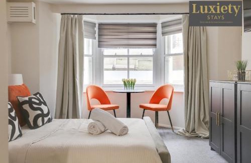 Southend-on-Sea Apartment | Sunny & Charming Studio City Centre Nr High Street by Luxiety Stays