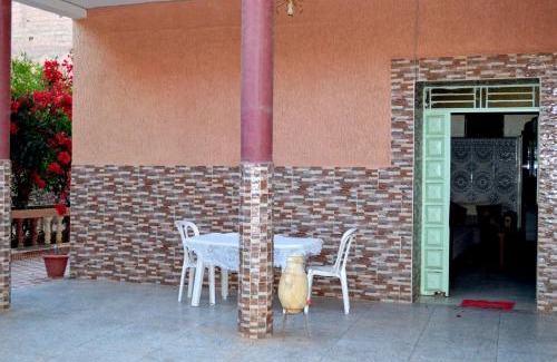 Erfoud Villa | Sunny City Villa with a Garden