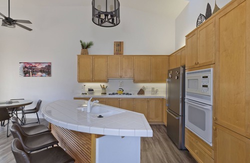 Mammoth Lakes House | Sunny Comfort in Snowcreek V Resort