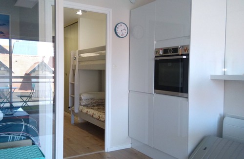 Le Touquet-Paris-Plage Apartment | Sunny, contemporary studio, double cabin, 4 beds, facing west.